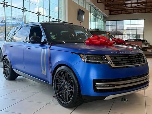 New 2025 Land Rover Range Rover Long Wheelbase SE AWD/4WD image 2