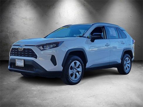 Used 2019 Toyota RAV4 LE image 5