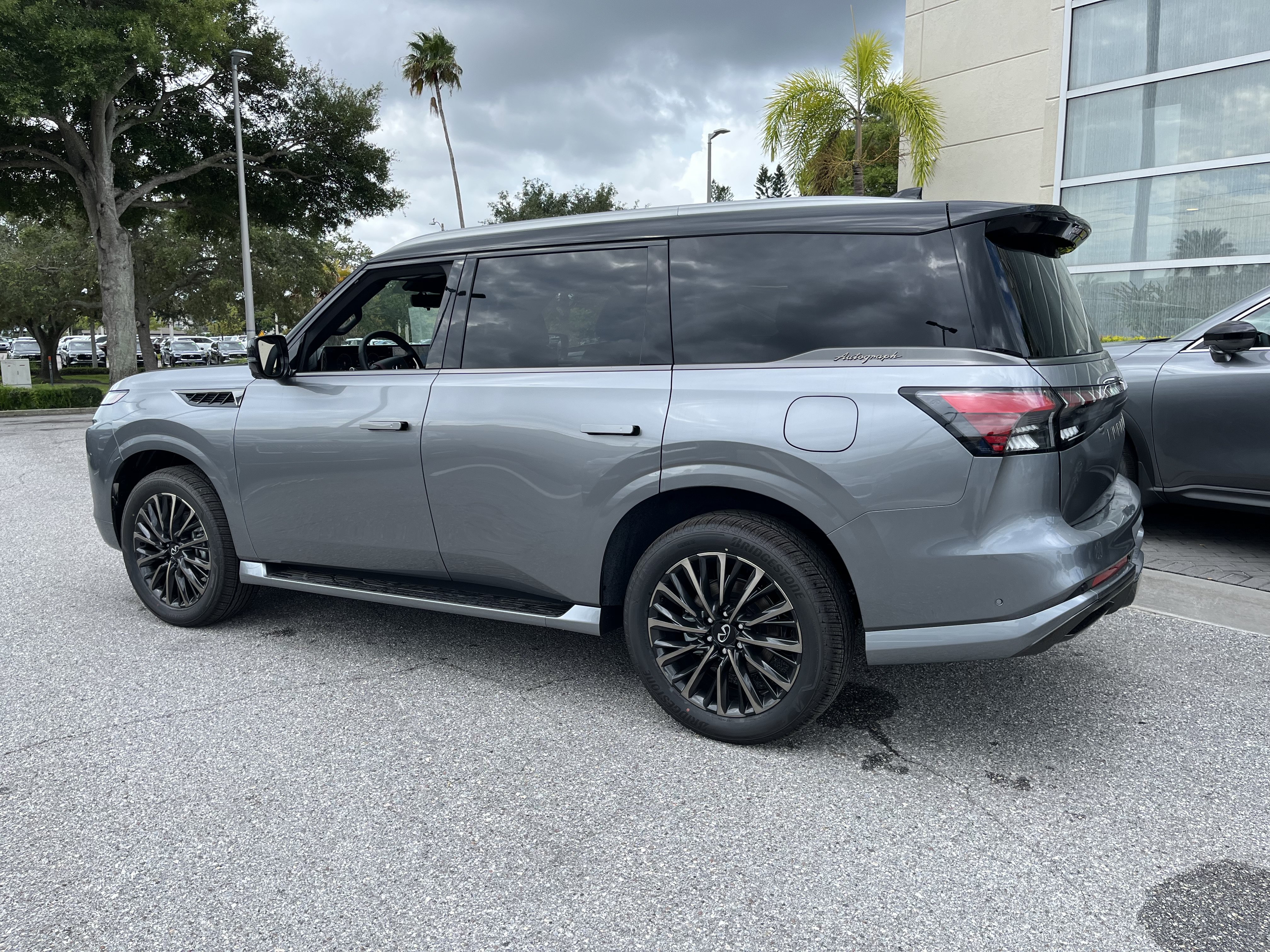 New 2027 INFINITI QX80 Autograph w/ Premium Cargo Package AWD/4WD image 3