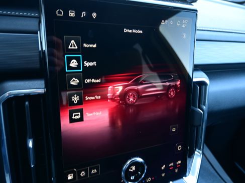 New 2026 GMC Acadia Elevation w/ Elevation Premium Package AWD/4WD image 34