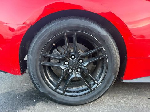 Used 2017 Ford Mustang Coupe image 26