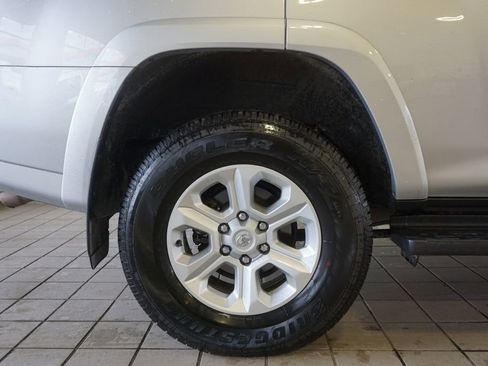 Used 2024 Toyota 4Runner SR5 image 28
