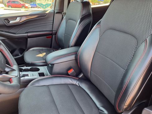 Used 2023 Ford Escape ST-Line w/ Tech Pack #1 AWD/4WD image 3