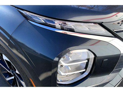 Used 2024 Mitsubishi Outlander SE image 28