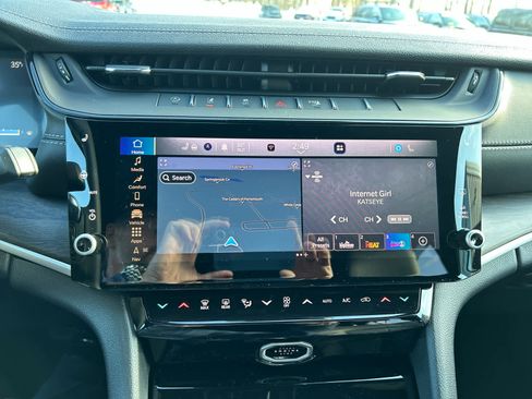 New 2026 Jeep Grand Cherokee L Limited w/ Limited Altitude Package AWD/4WD image 21