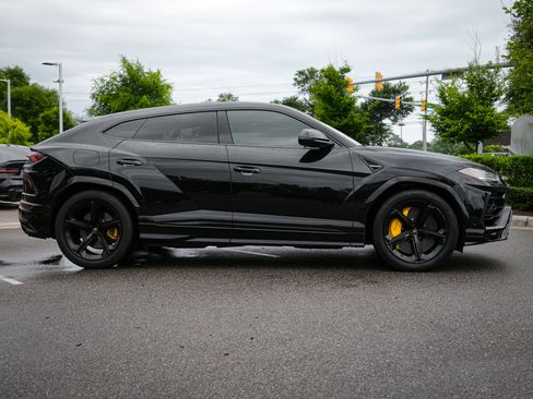 Used 2020 Lamborghini Urus AWD/4WD image 10