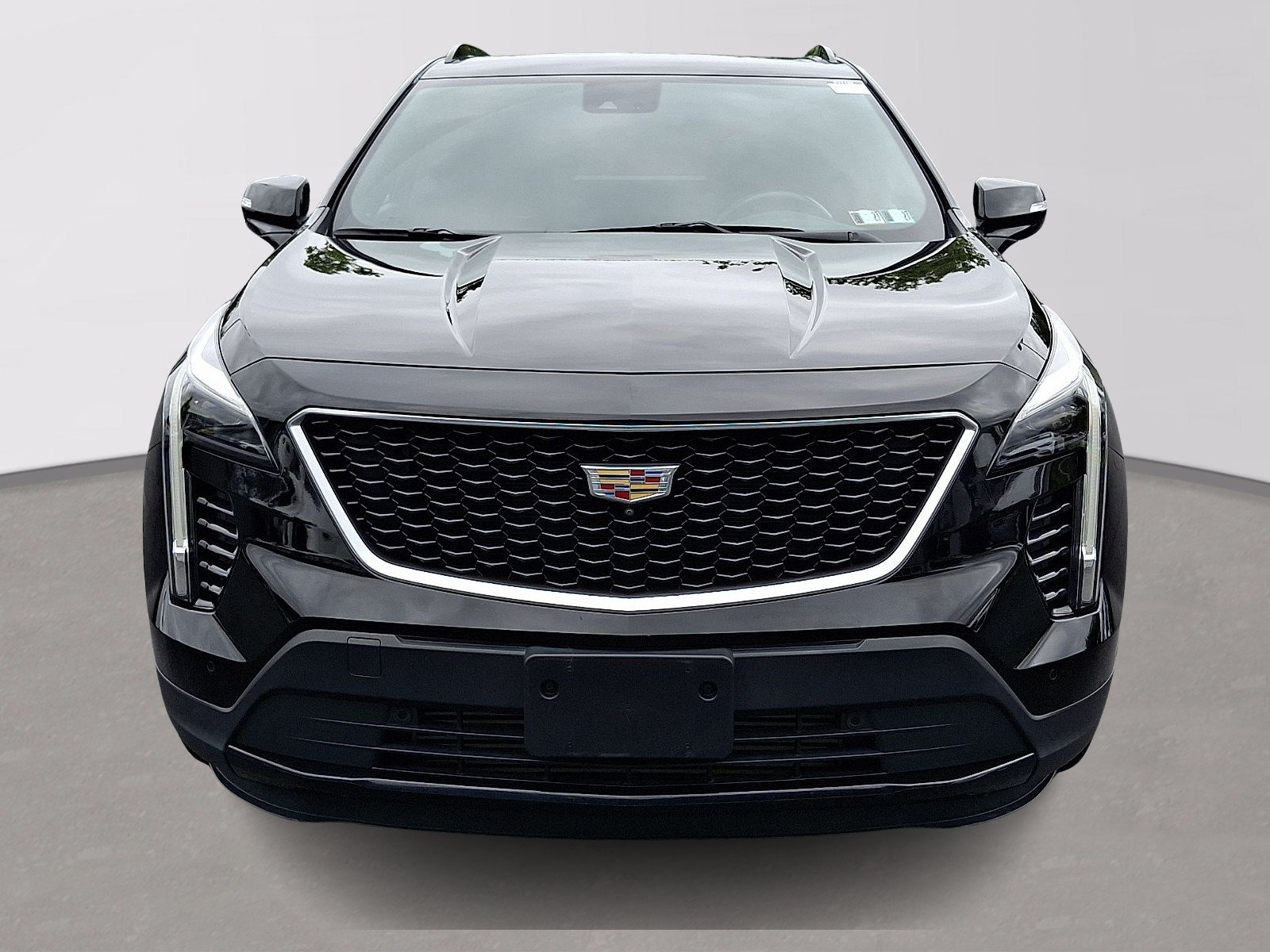 Used 2022 Cadillac XT4 Sport w/ Comfort Package AWD/4WD image 2