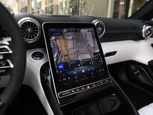 Used 2024 Mercedes-Benz SL 63 AMG 4MATIC image 14