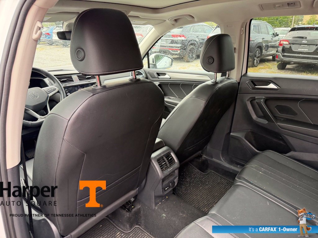 Used 2024 Volkswagen Tiguan SE w/ Panoramic Sunroof Package AWD/4WD image 11