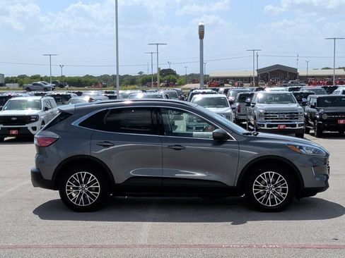 Used 2022 Ford Escape Titanium FWD image 9