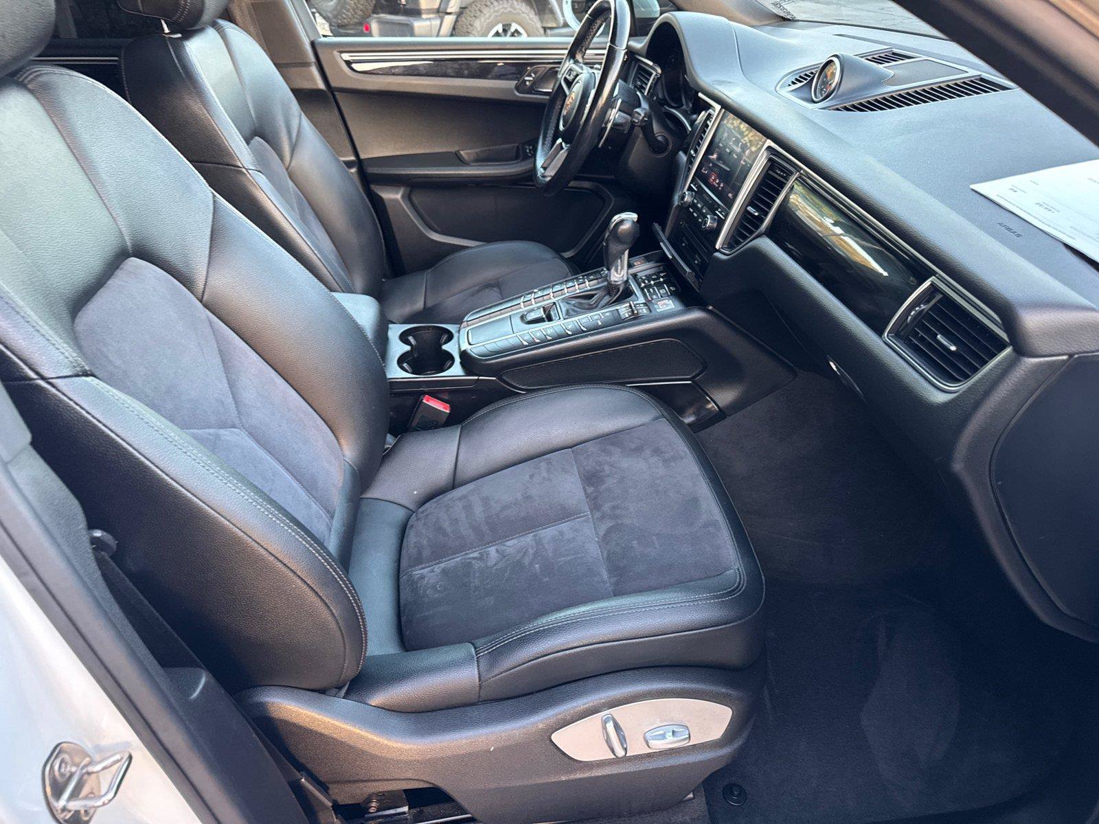 Used 2018 Porsche Macan AWD/4WD image 16
