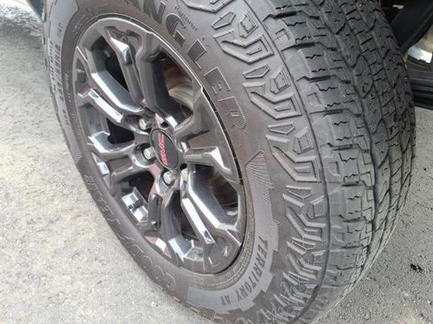 Used 2025 GMC Canyon Elevation image 27