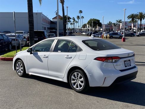 Certified 2025 Toyota Corolla LE image 4