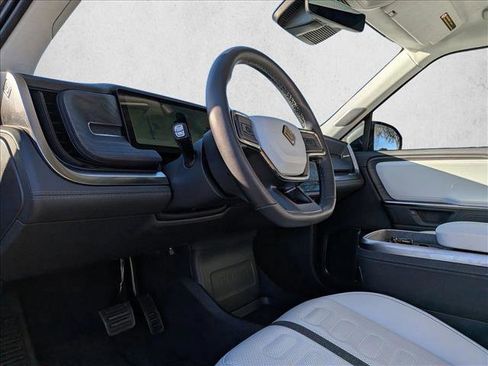 Used 2025 Rivian R1S Adventure image 9