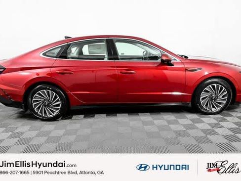 New 2025 Hyundai Sonata Limited FWD image 7