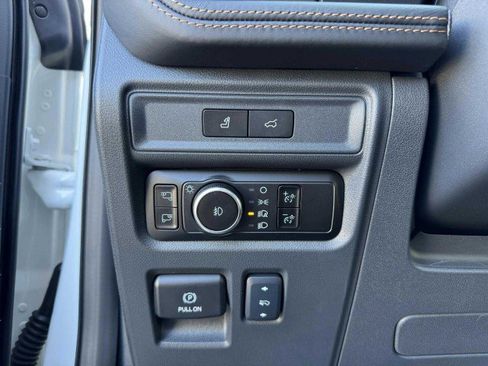 Used 2024 Ford Expedition Platinum image 25