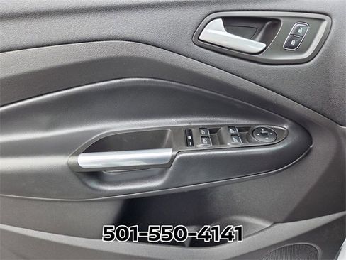 Used 2019 Ford Escape SE image 32