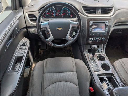 Used 2015 Chevrolet Traverse LT FWD image 25