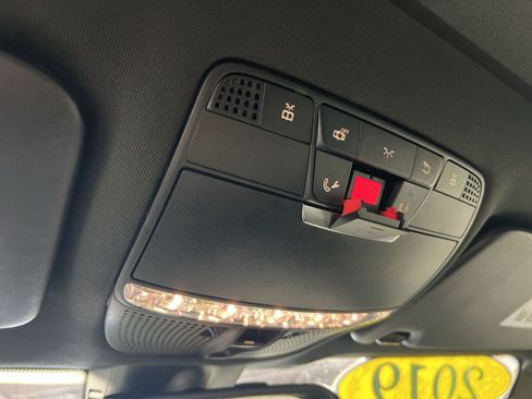 Used 2019 Mercedes-Benz GLC 300 4MATIC image 35