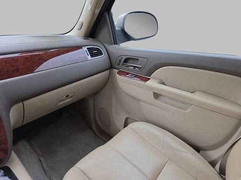 Used 2011 Chevrolet Tahoe LT w/ Luxury Package image 18