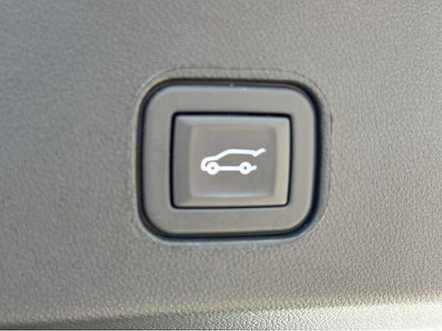 Certified 2024 Cadillac Lyriq Tech RWD image 32