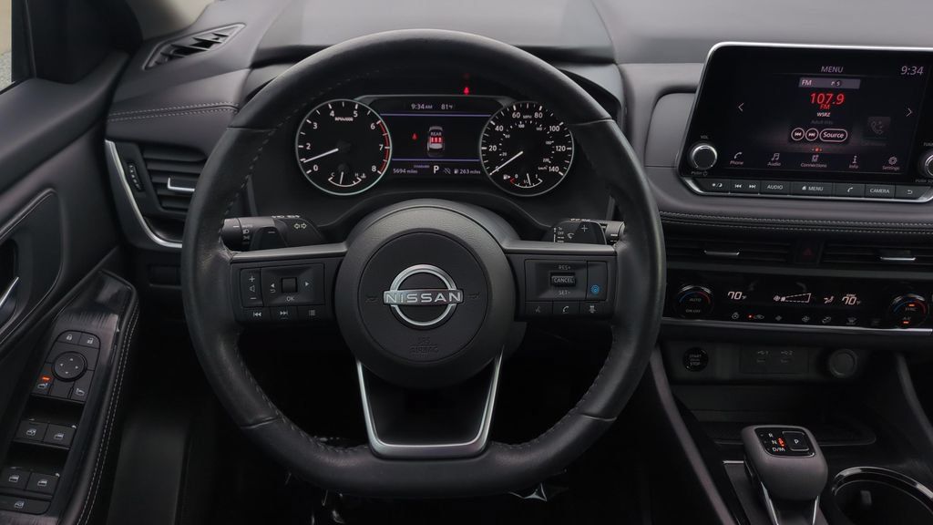 Certified 2024 Nissan Rogue SV w/ SV Premium Package FWD image 12