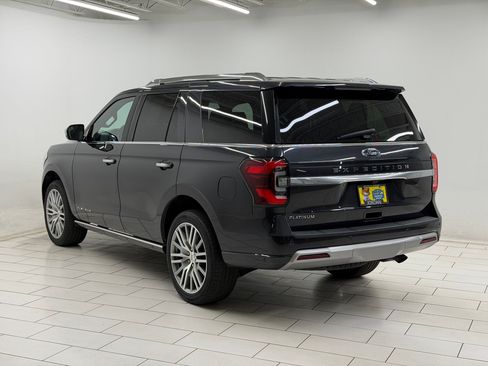 Used 2022 Ford Expedition Platinum AWD/4WD image 2