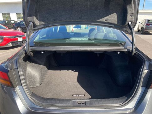 Used 2025 Nissan Altima 2.5 SV image 32