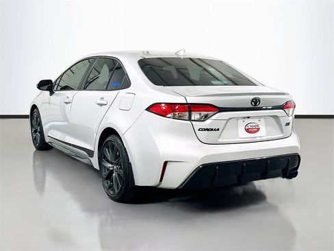 Used 2023 Toyota Corolla SE image 6