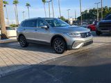 Certified 2022 Volkswagen Tiguan SE w/ Panoramic Sunroof Package image 2