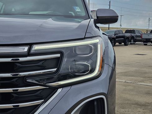 Used 2025 Volkswagen Atlas SE image 10