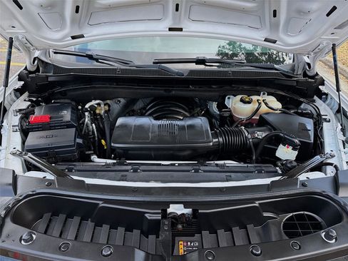 Used 2023 Chevrolet Suburban Premier image 32