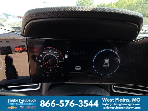 Used 2025 Hyundai Elantra SEL FWD image 16