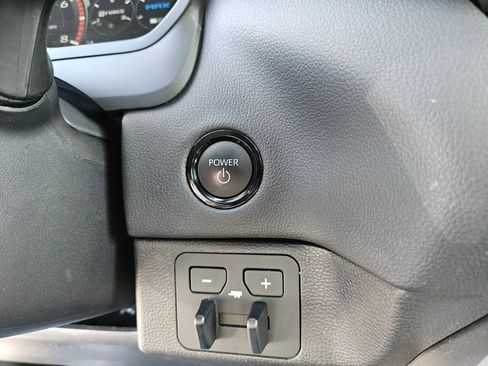Used 2025 Toyota Sequoia SR5 AWD/4WD image 22