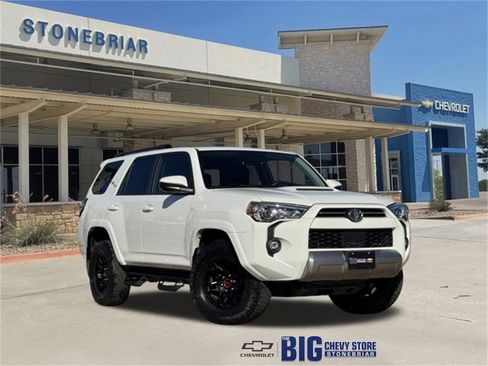 Used 2022 Toyota 4Runner TRD Off-Road image 1