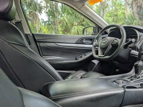 Used 2017 Nissan Maxima 3.5 SV w/ Dynamic Package FWD image 13