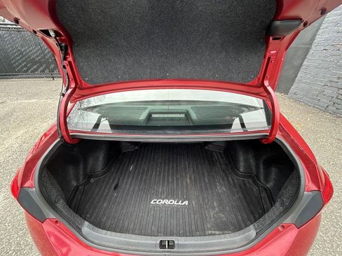 Used 2018 Toyota Corolla SE image 17