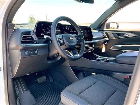 New 2026 Chevrolet Traverse LT w/ LPO, Floor Liner Package FWD image 8
