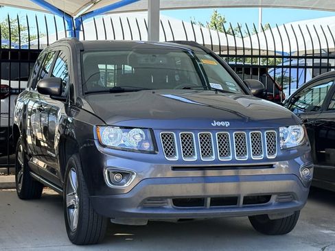 Used 2016 Jeep Compass High Altitude FWD image 3