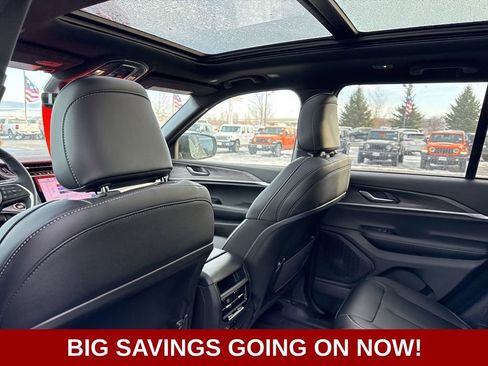 New 2025 Jeep Grand Cherokee Limited w/ Black Appearance Package image 41