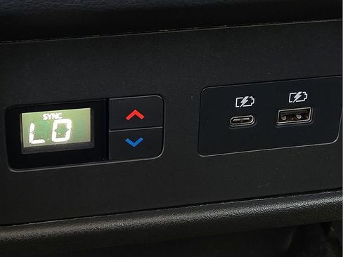 Used 2023 Nissan Rogue SL w/ SL Premium Package image 11