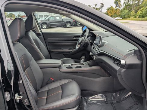 Used 2022 Nissan Altima 2.5 SR image 9