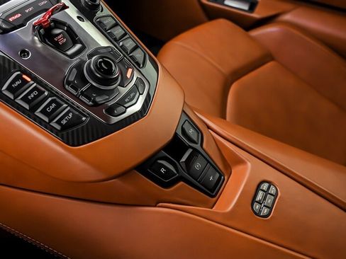Used 2017 Lamborghini Aventador LP 700-4 AWD/4WD image 46