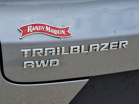 Used 2025 Chevrolet TrailBlazer LT AWD/4WD image 30