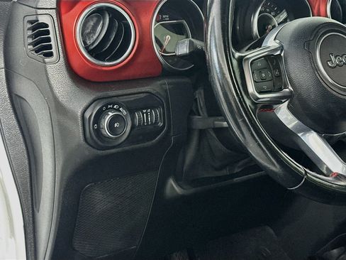 Used 2021 Jeep Wrangler Unlimited Rubicon AWD/4WD image 16