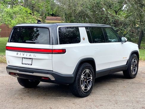 Used 2023 Rivian R1S Adventure image 7