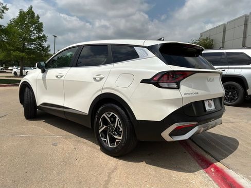 Used 2025 Kia Sportage LX image 8