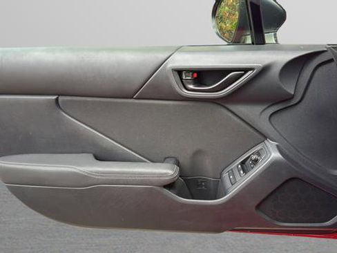 Used 2022 Toyota GR86 RWD image 10