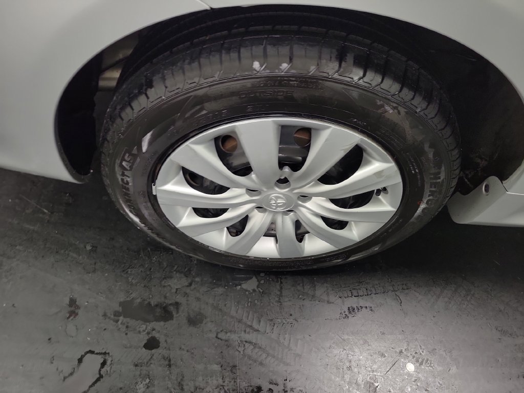 Used 2013 Toyota Corolla LE FWD image 11