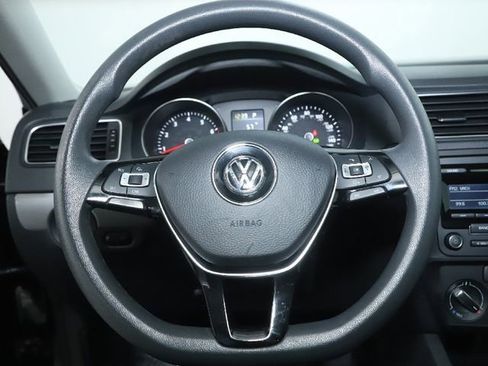 Used 2015 Volkswagen Jetta SE image 31